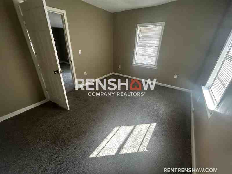 109 Maple St - Photo 3 of 13
