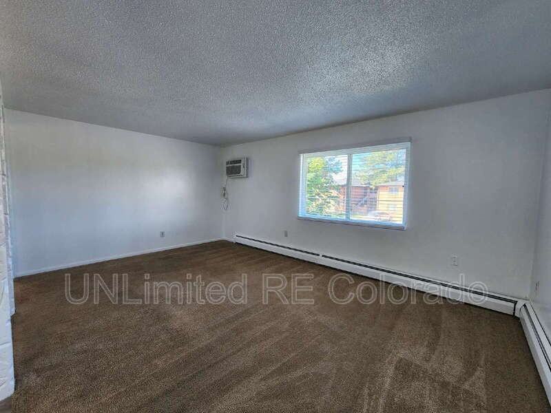 1617 14th Ave #4 - Photo 2 of 11