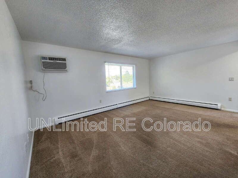 1617 14th Ave #4 - Photo 3 of 11