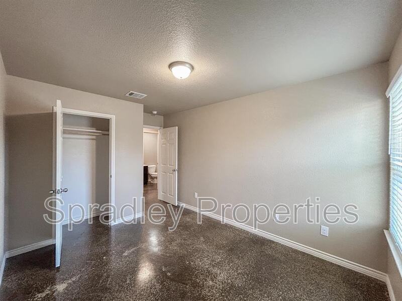 1411 Leon Rd - Photo 7 of 14