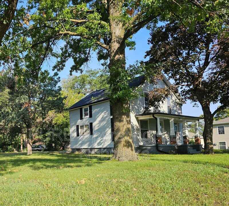 1809 N 33rd St - Photo 2 of 35