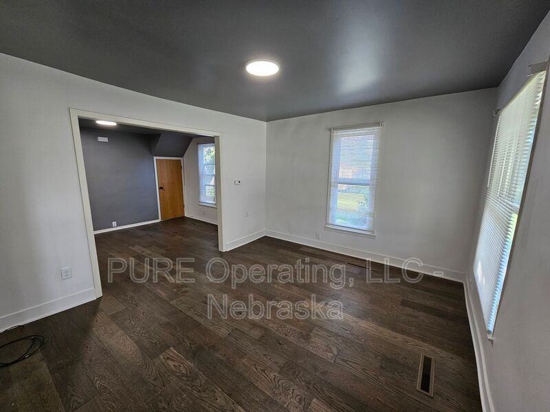 1809 N 33rd St - Photo 4 of 35