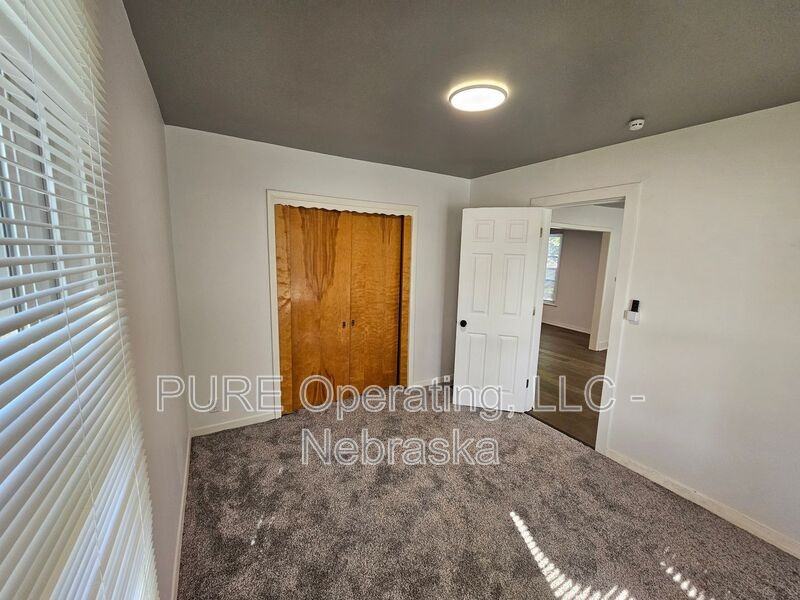 1809 N 33rd St - Photo 7 of 35