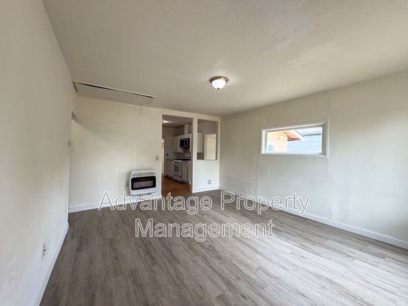 319 15th Ave Se - Photo 2 of 17