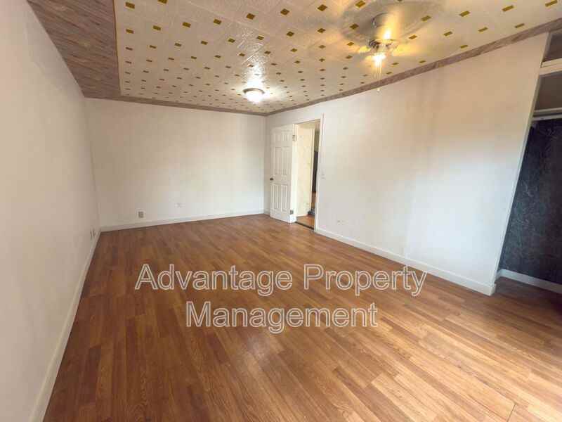 319 15th Ave Se - Photo 7 of 17