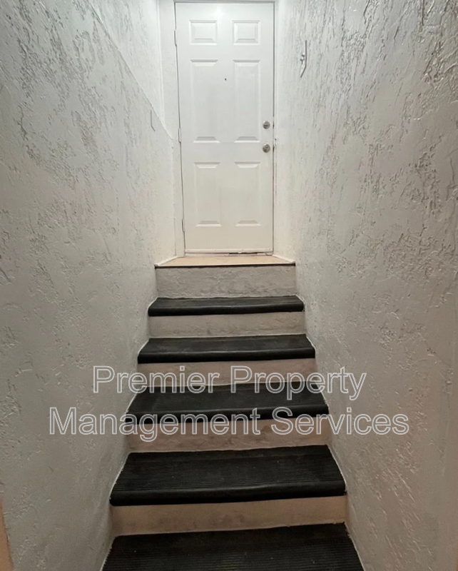 240 Terry Ave #2 - Photo 3 of 16