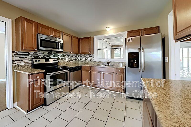 537 Whispering Hills Drive - Photo 7 of 29