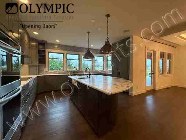 7610 Vickery Ave E - Photo 3 of 26