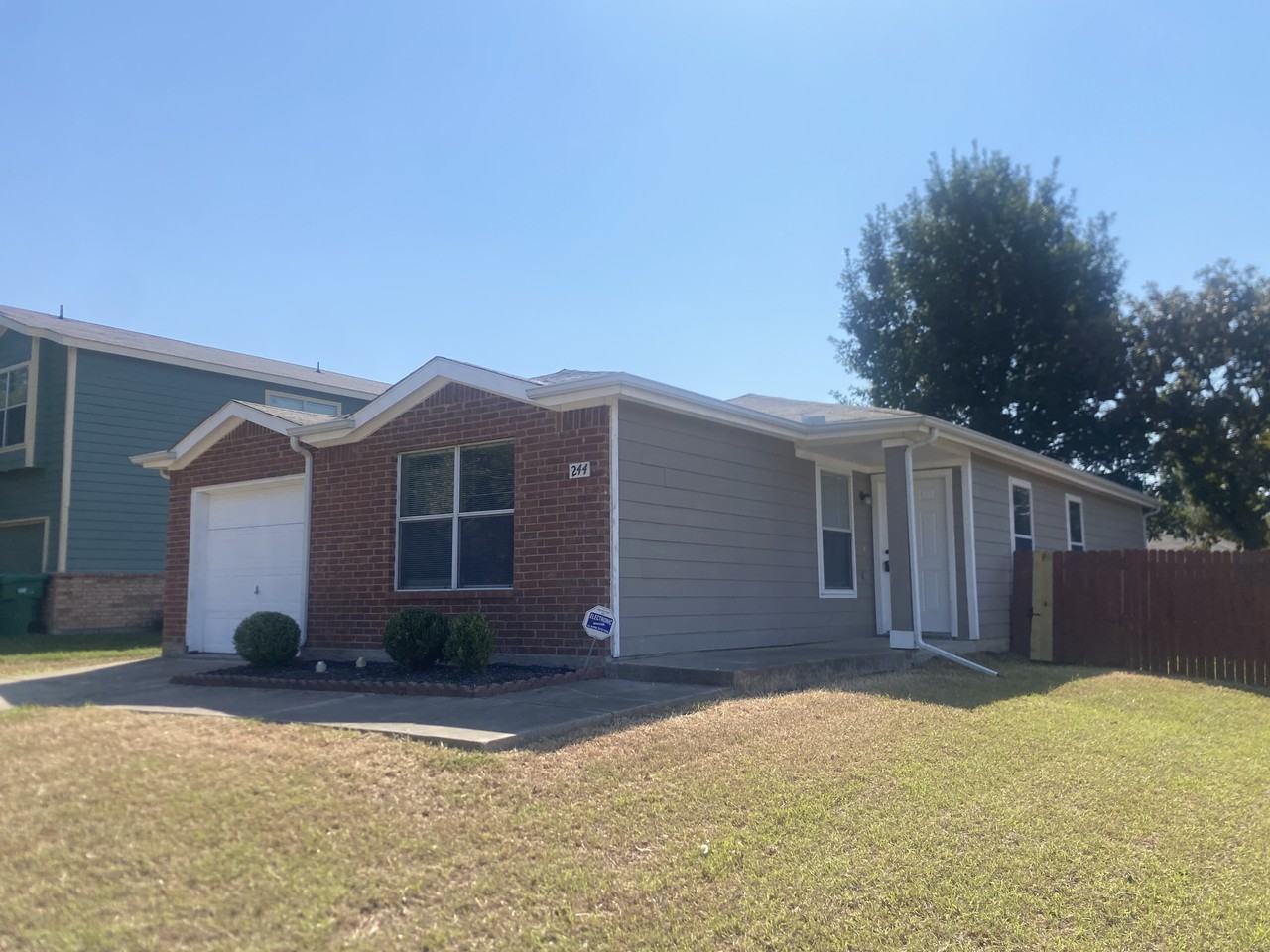 244 Ariel Ln - Photo 3 of 17