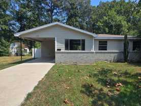 225 Laurel St - Photo 1 of 1