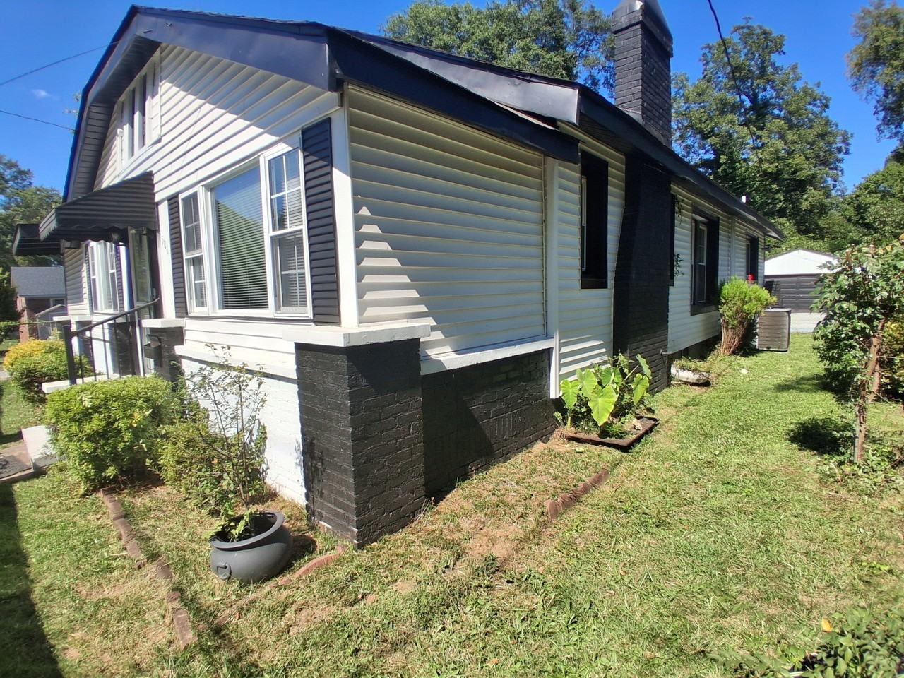 506 Pinckney St - Photo 4 of 37