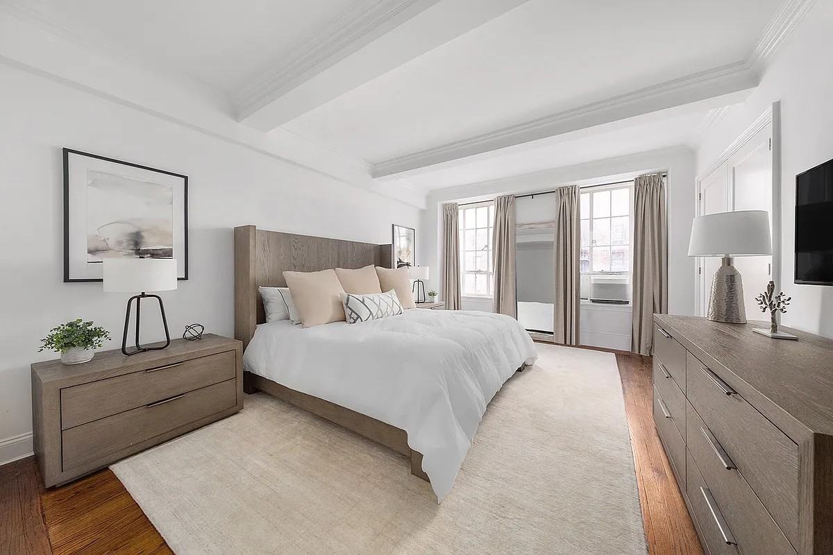 350 W 57Th St - Photo 6 of 9