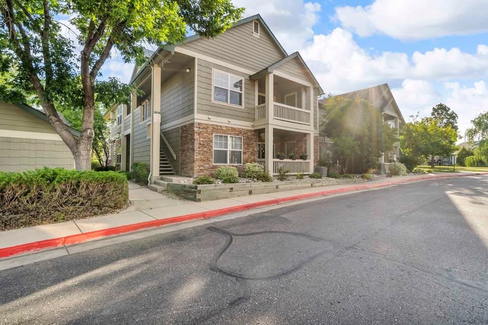 5225 White Willow Dr