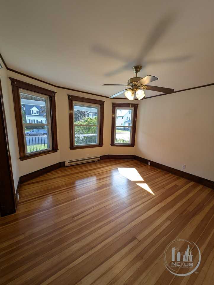 34 Pond St - Photo 4 of 31