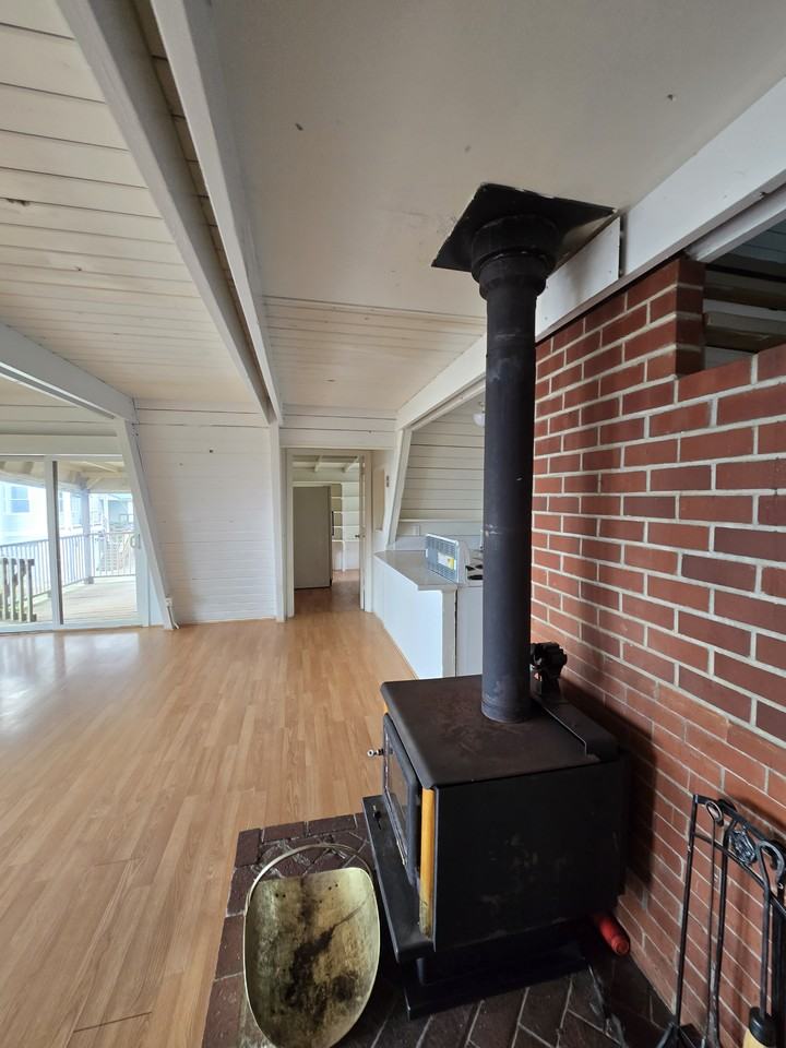 35285 Hill St - Photo 3 of 16