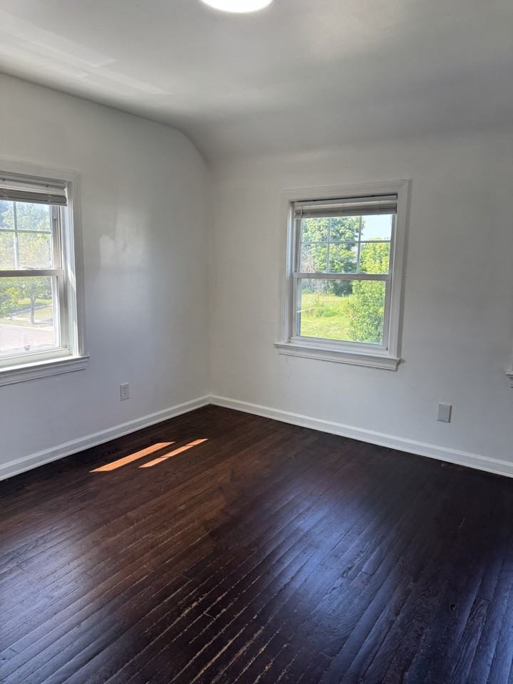 3373 Colwyn Rd - Photo 7 of 19