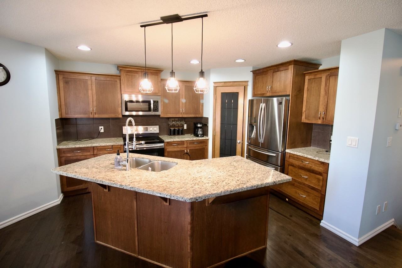 98 Walters Pl - Photo 4 of 25
