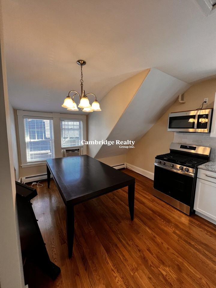 628 Washington St #3 - Photo 3 of 37