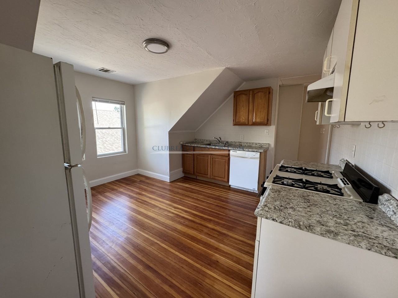 370 Crescent St #5 - Photo 2 of 22