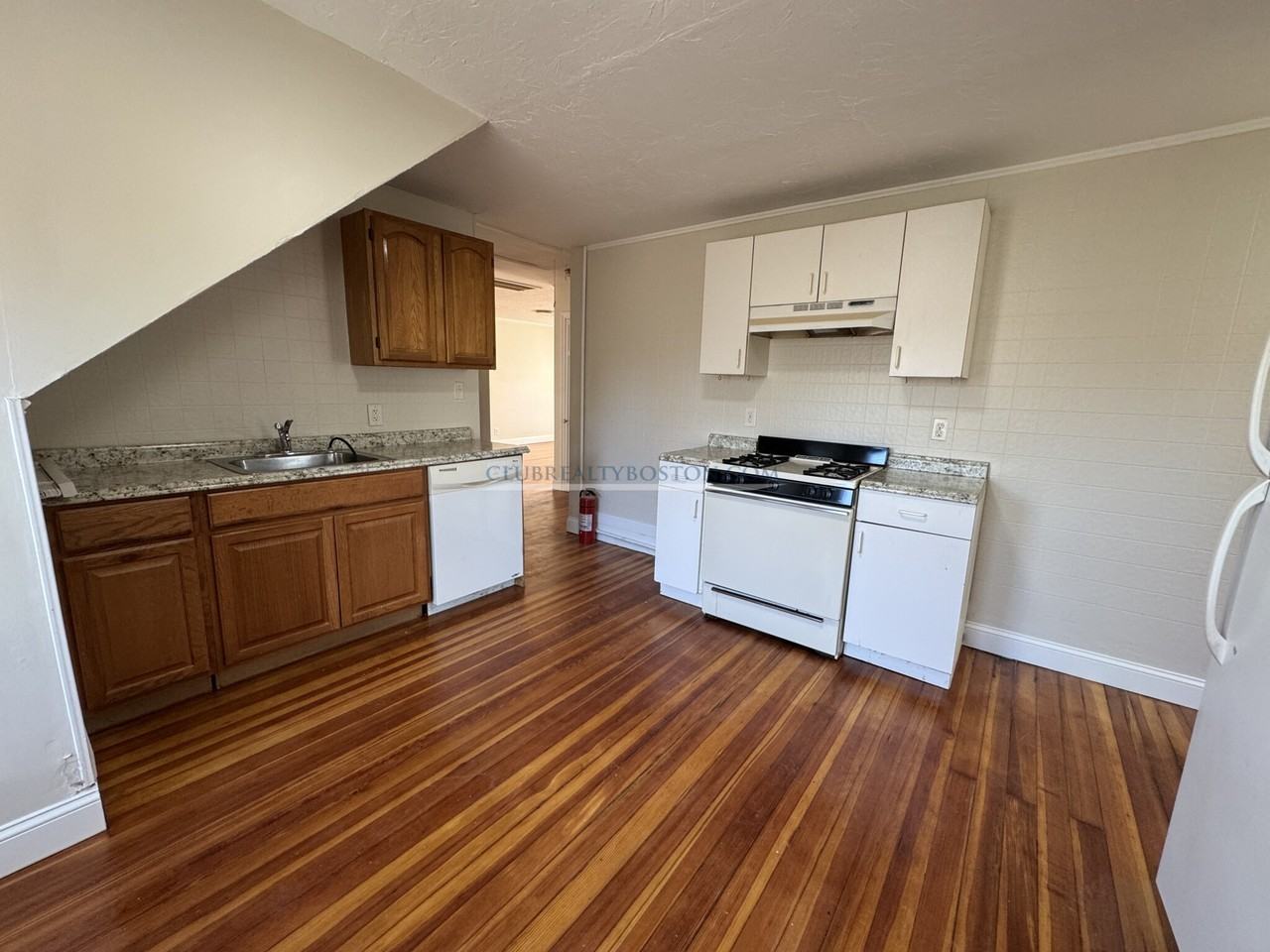 370 Crescent St #5 - Photo 4 of 22