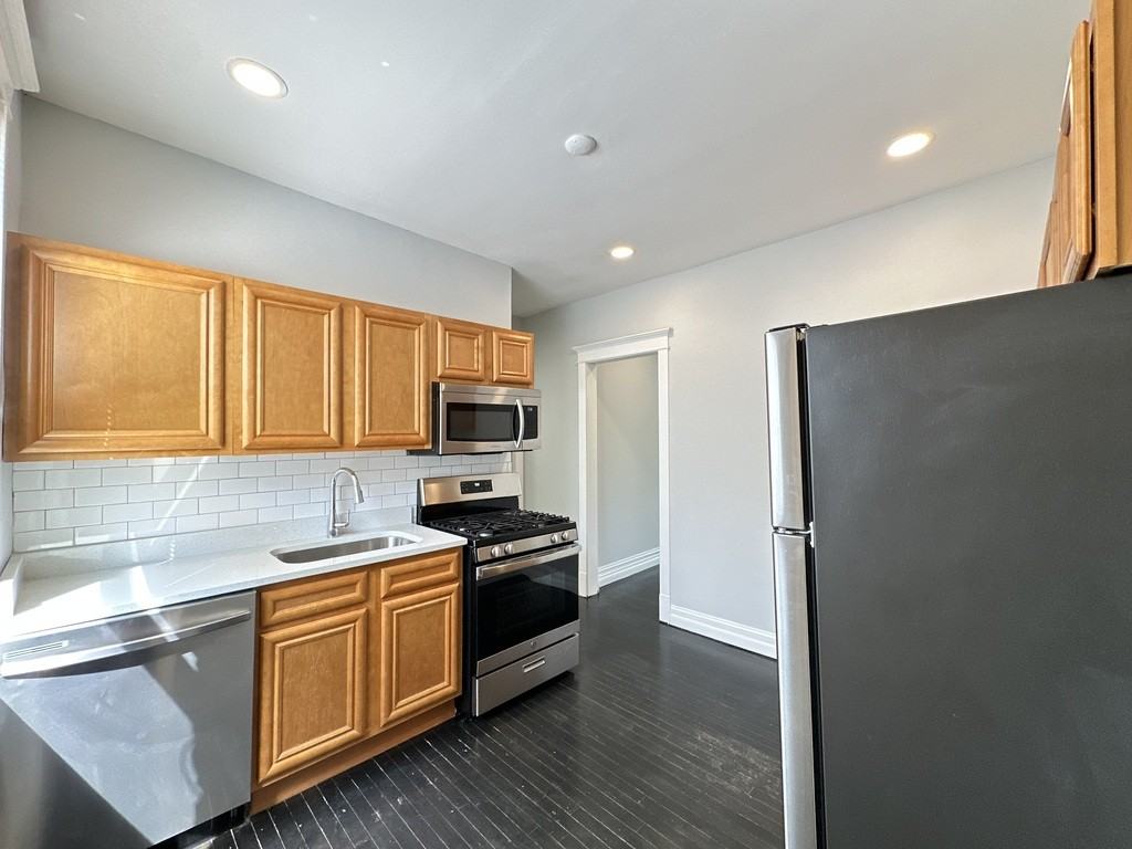 2550 N Kildare Ave #NA9 - Photo 3 of 20