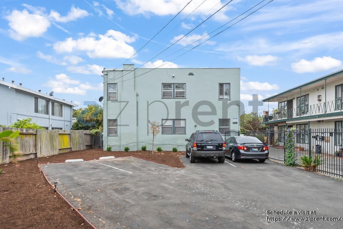 2238 7th St #B - Photo 2 of 26