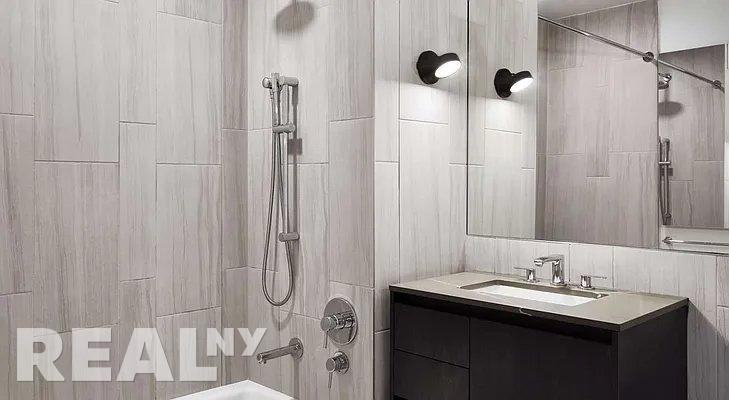 E 13th St #6DN - Photo 4 of 7