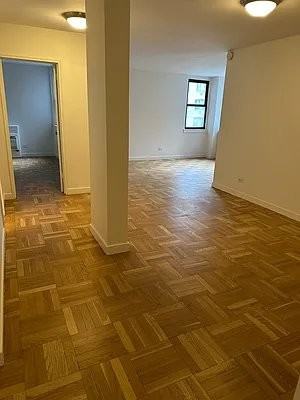 E 79th St #7A - Photo 2 of 8