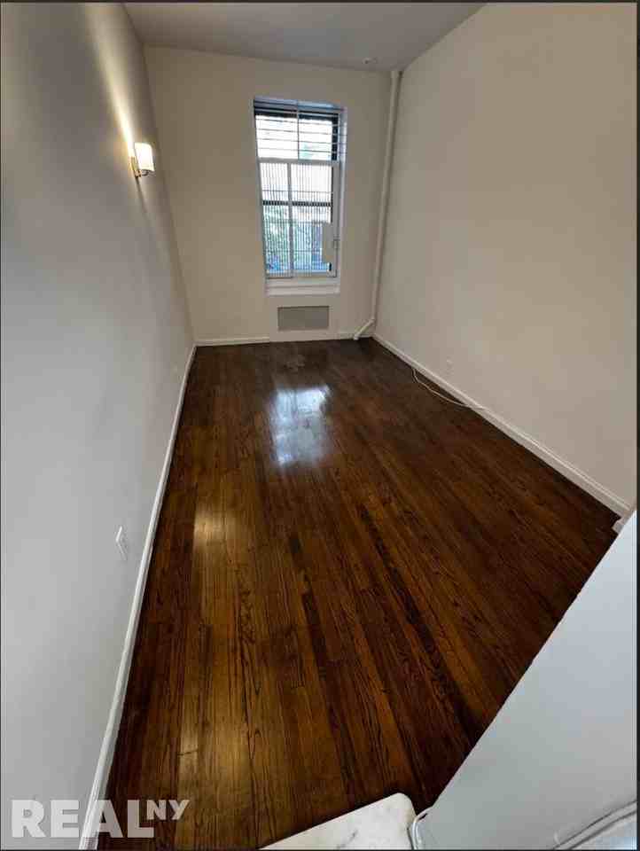 E 89th St #0A - Photo 2 of 7