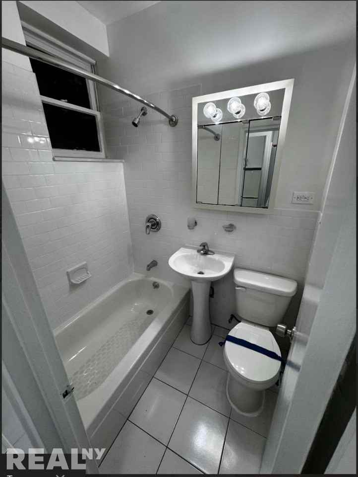 E 89th St #0A - Photo 4 of 7