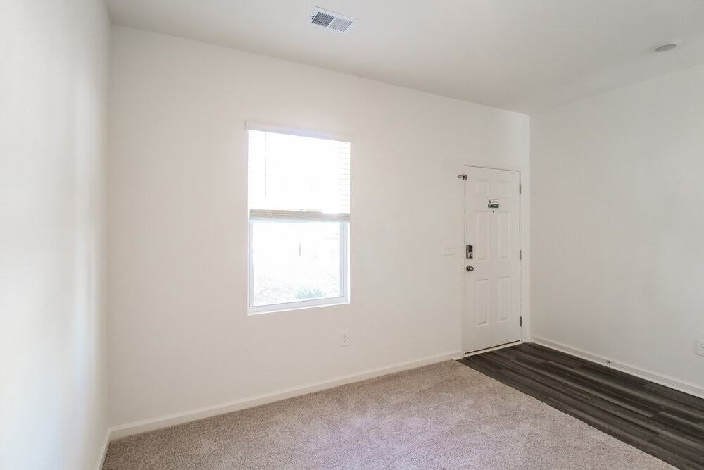 7420 Cranleigh St - Photo 6 of 17