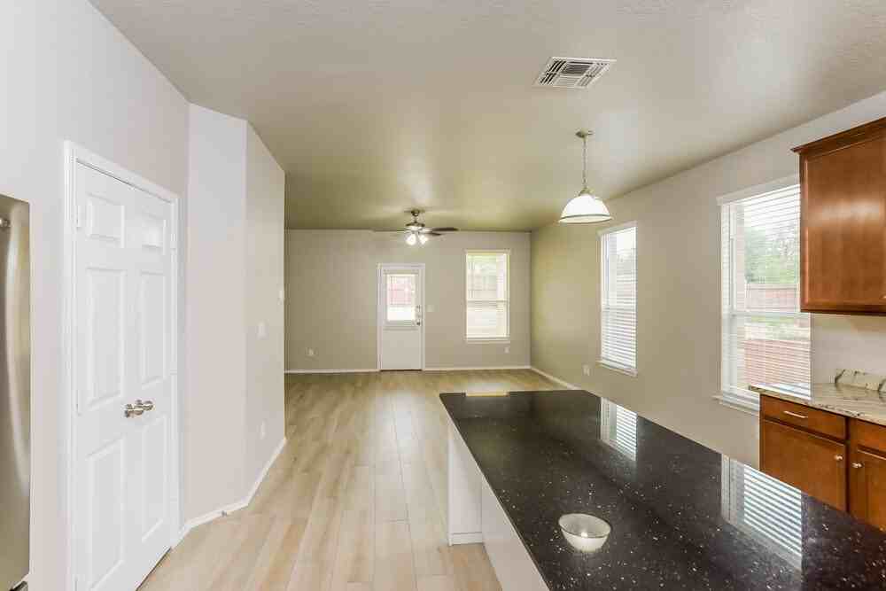 12443 Old Glory Avenue - Photo 5 of 16