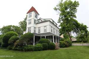 featured image of 90 Riverside Ave #5