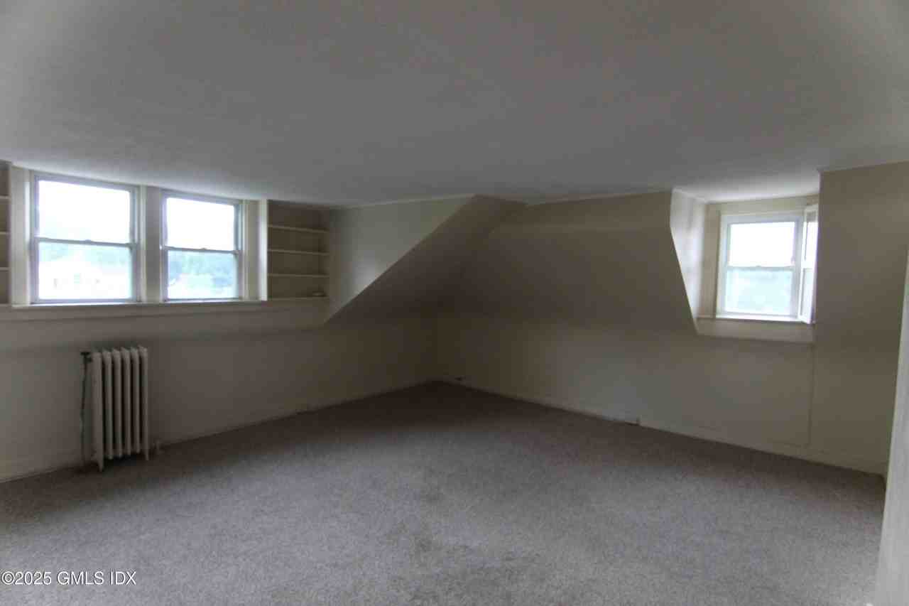 90 Riverside Ave #5 - Photo 3 of 13