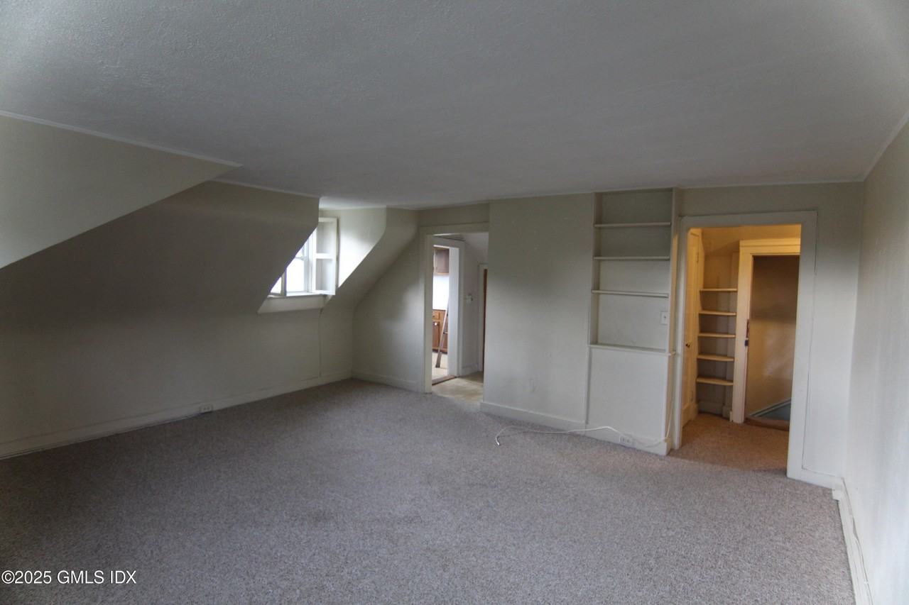 90 Riverside Ave #5 - Photo 4 of 13