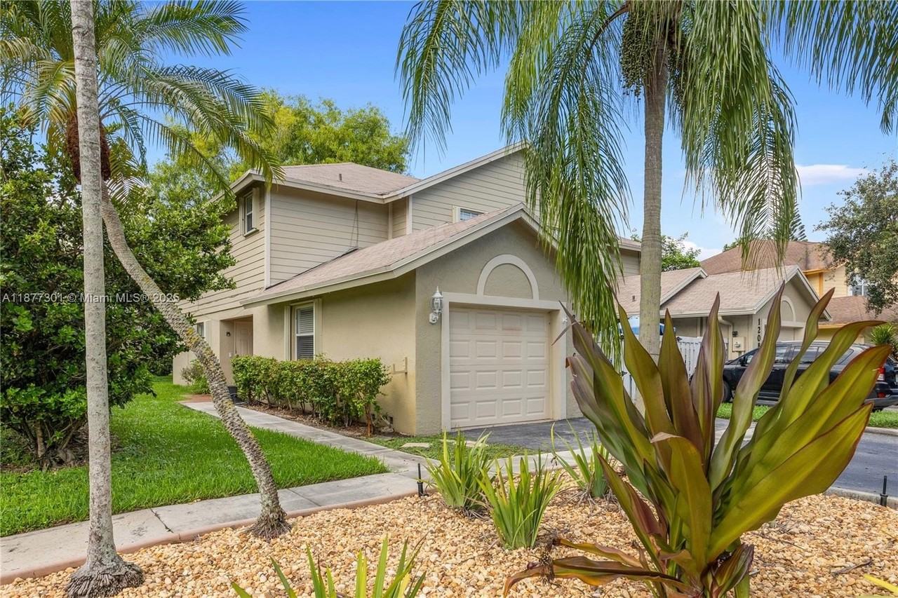 12076 Nw 42nd St #NA - Photo 2 of 36