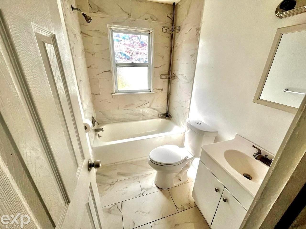 19309 Avon Ave - Photo 5 of 12