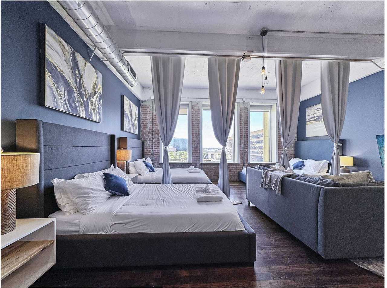 555 Evergreen Street - Photo 2 of 16