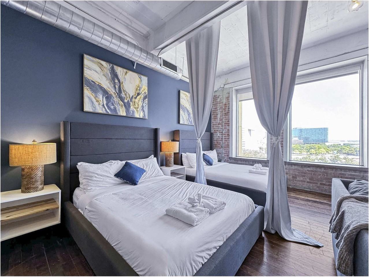 555 Evergreen Street - Photo 4 of 16