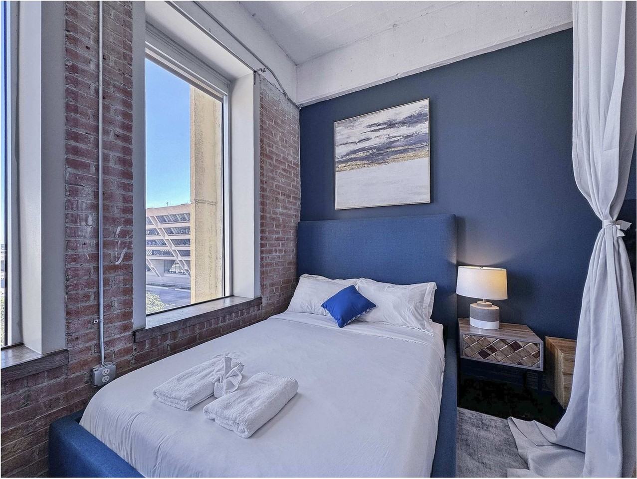 555 Evergreen Street - Photo 6 of 16