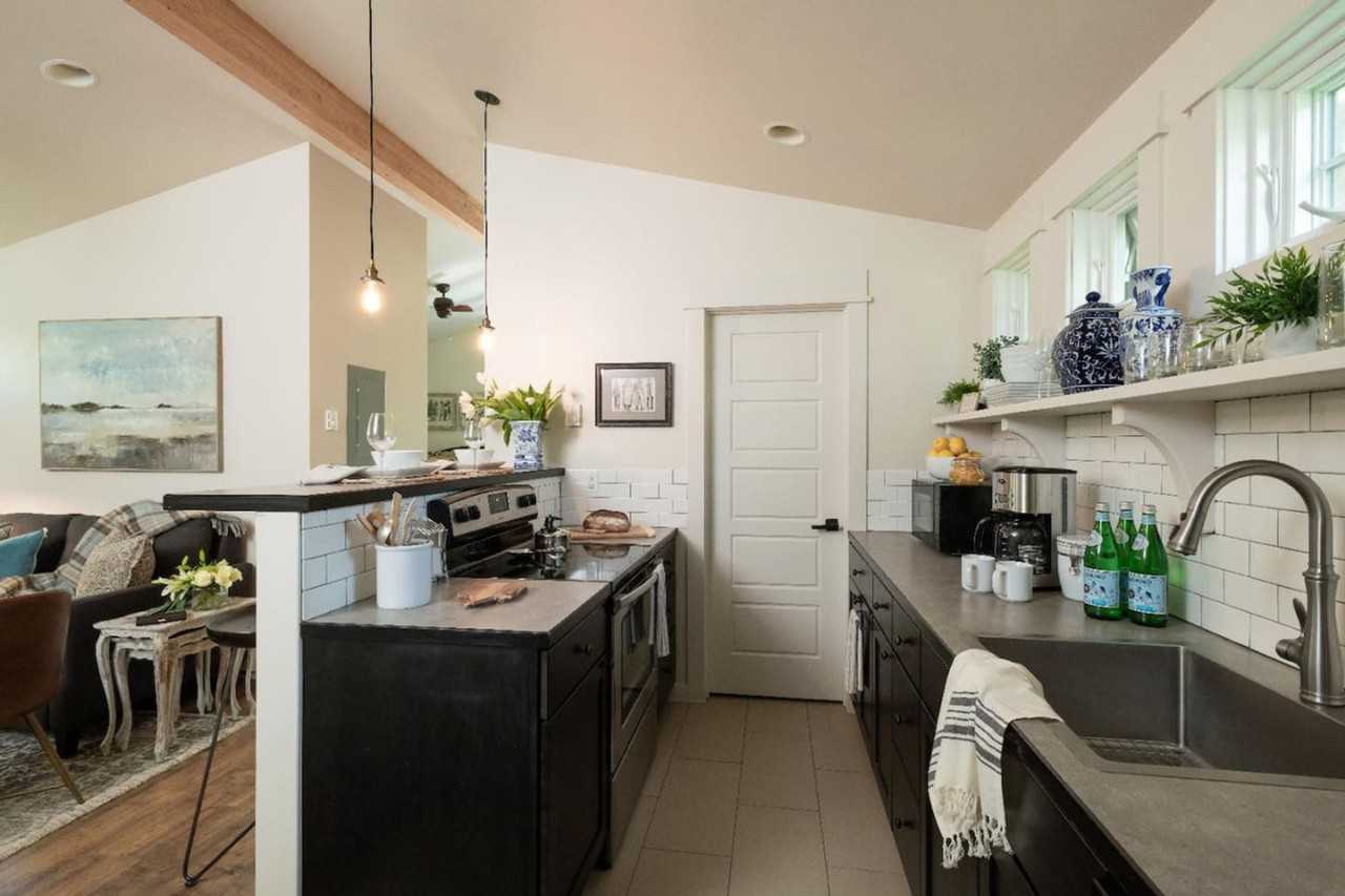 522 W College St #1292390P - Photo 4 of 15