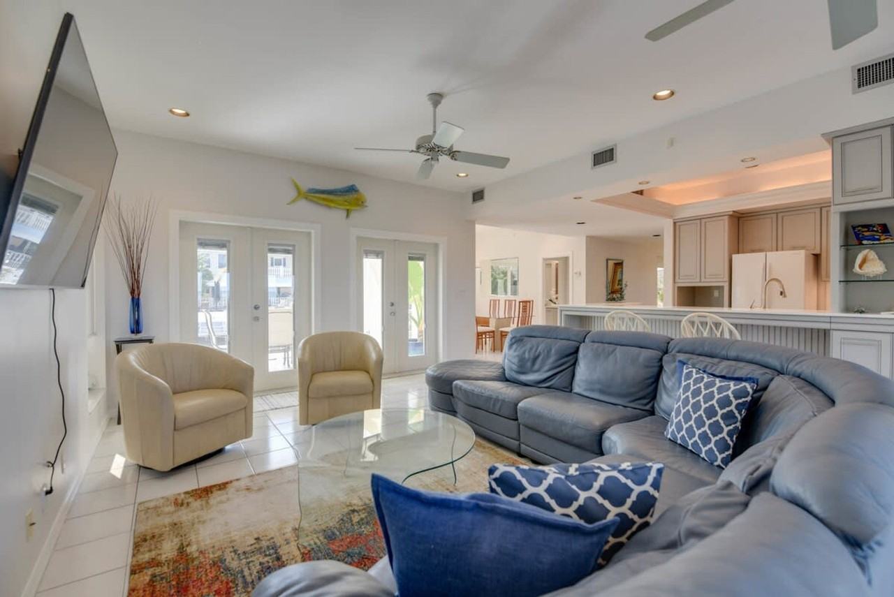 8 Floral Ave #1297832P - Photo 2 of 37