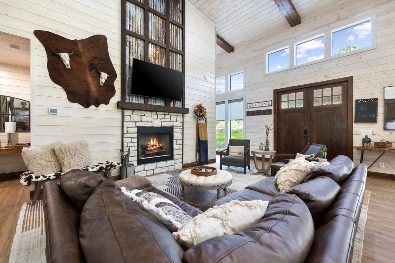 25 Eagle Pine Lane #1294668P - Photo 3 of 47