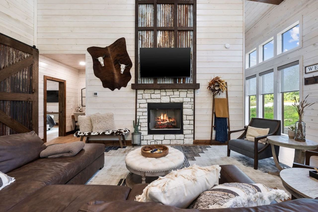 25 Eagle Pine Lane #1294668P - Photo 4 of 47