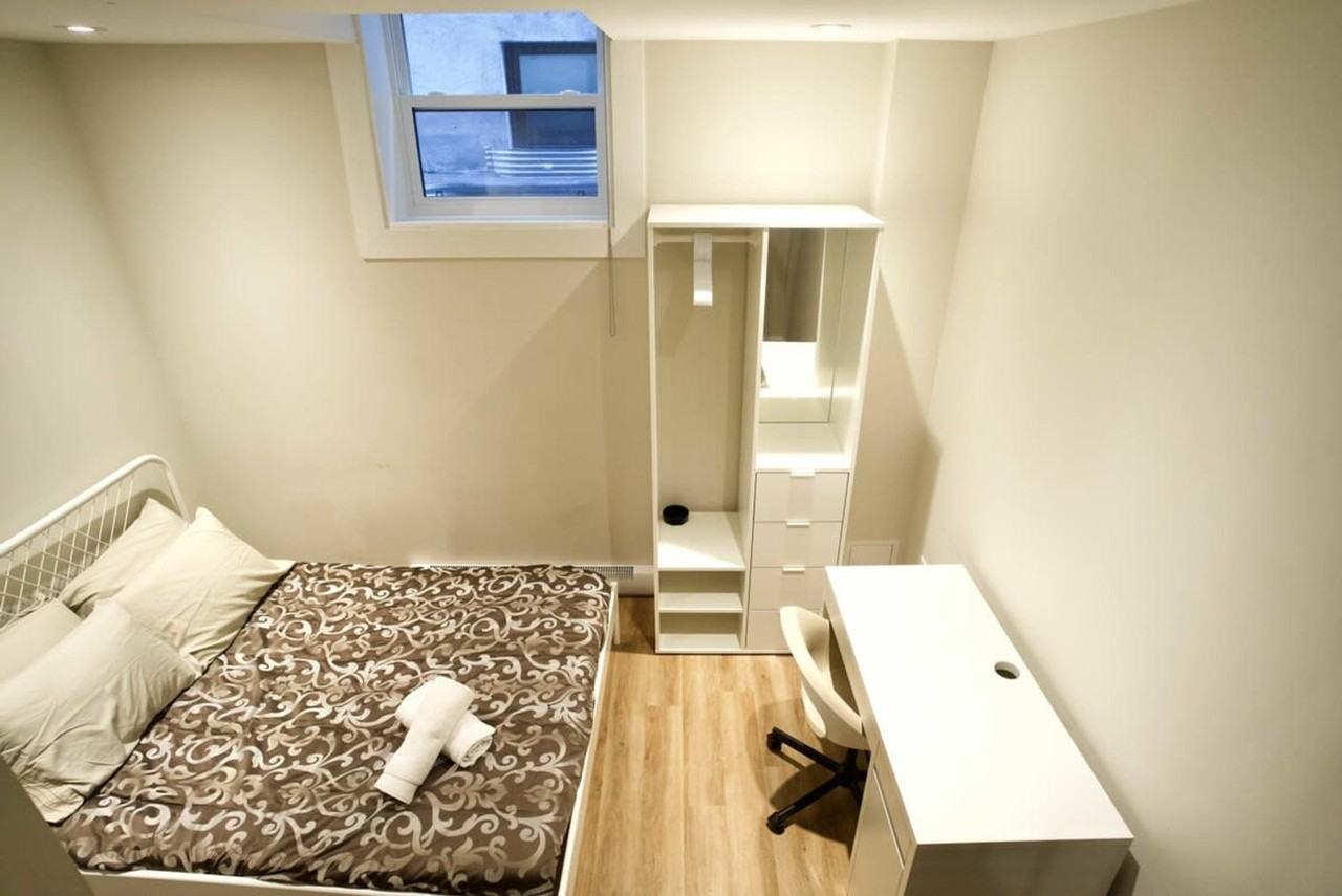 3536 Rue Durocher #1294667P - Photo 3 of 19