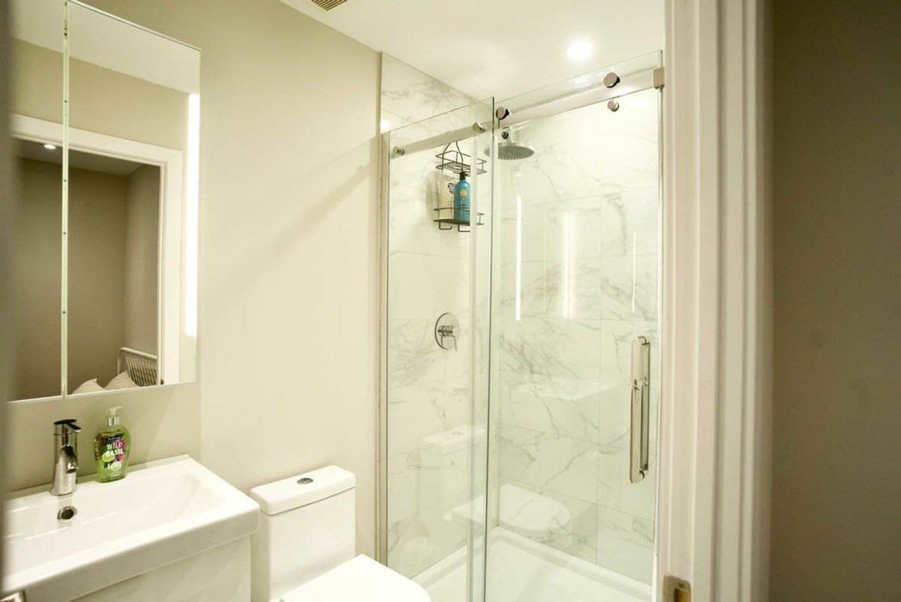 3536 Rue Durocher #1294667P - Photo 5 of 19