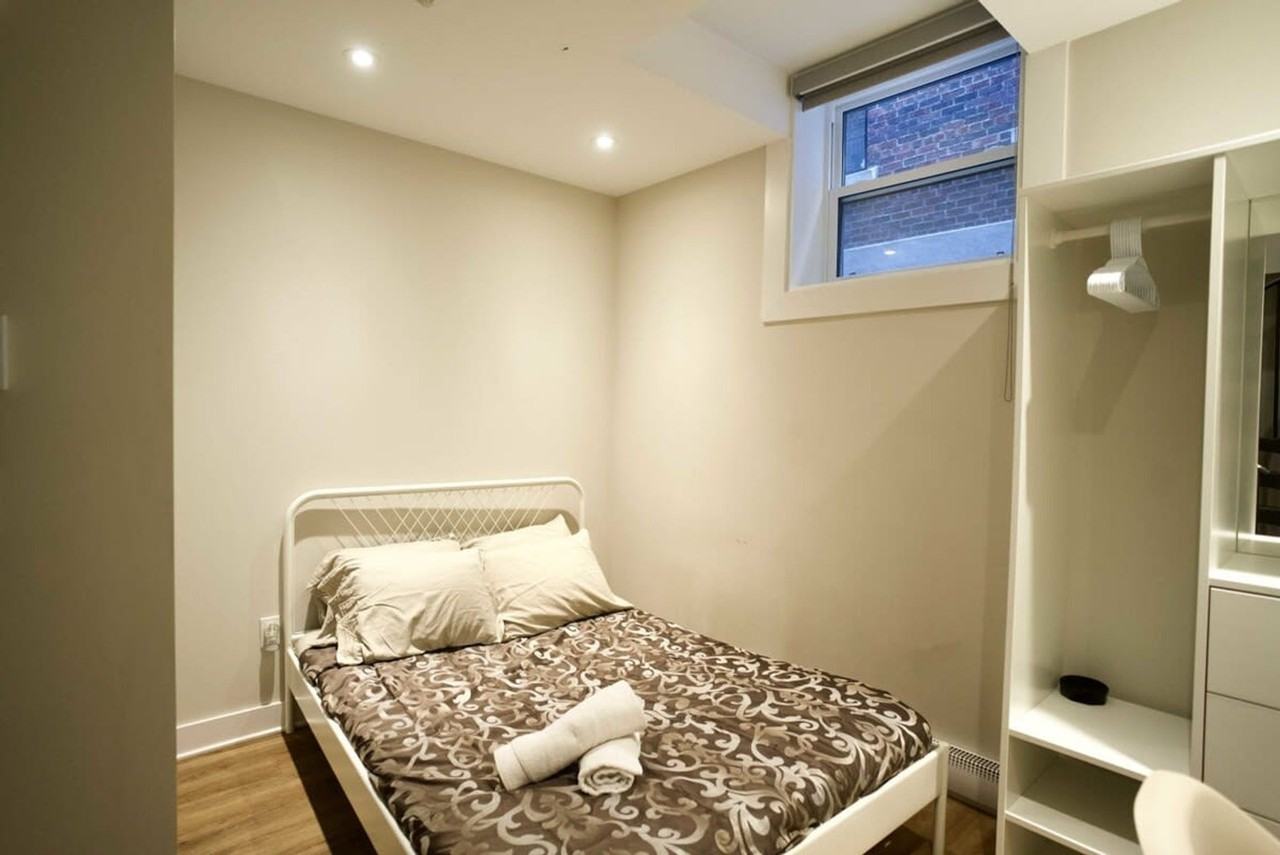 3536 Rue Durocher #1294667P - Photo 7 of 19