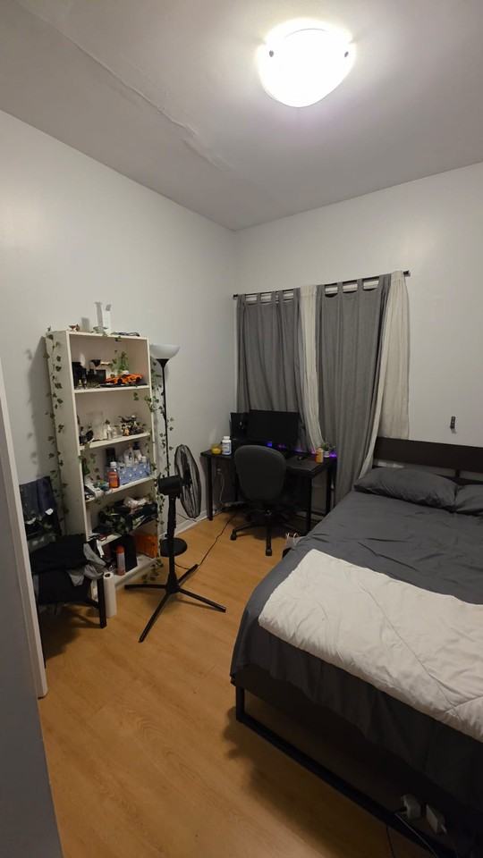 1858 Boulevard De Maisonneuve Ouest #2 - Photo 2 of 7