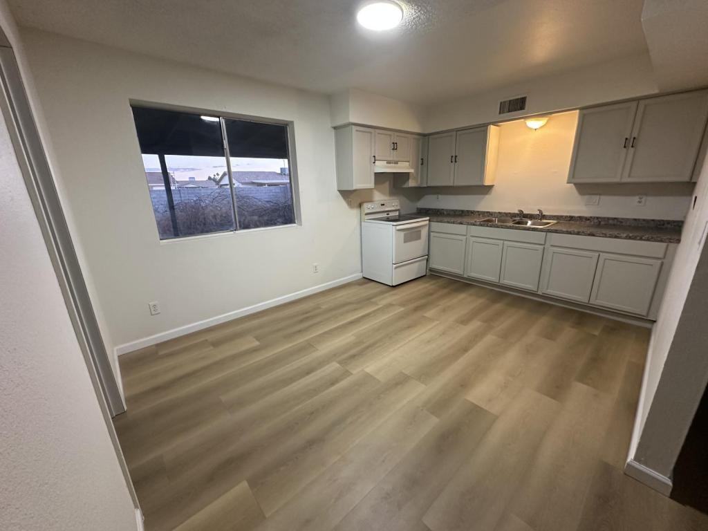 9221 W Gary Rd - Photo 2 of 12