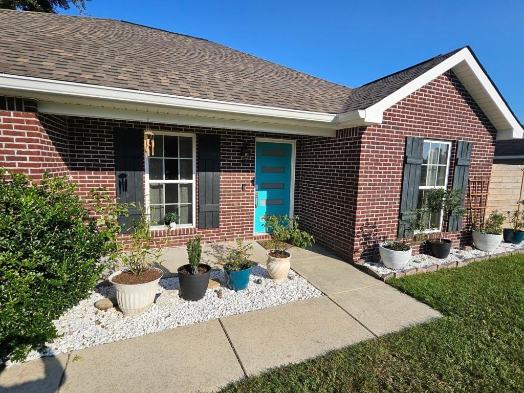 303 Twin Lakes Blvd - Photo 2 of 26
